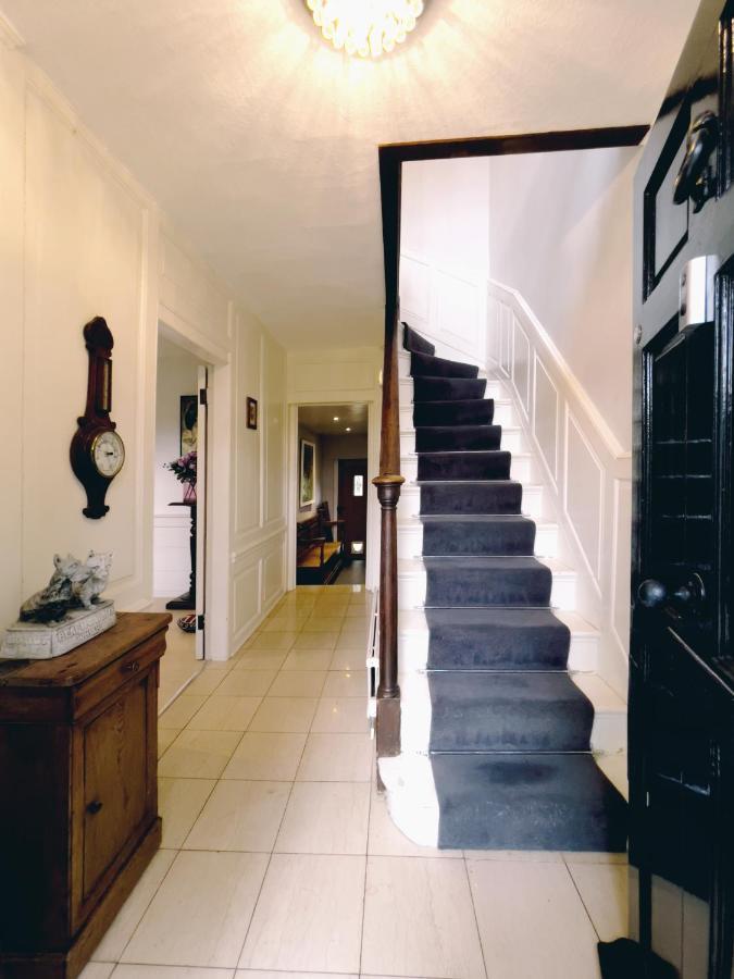 Manor House Of Cheshunt- Historic Villa Exterior photo