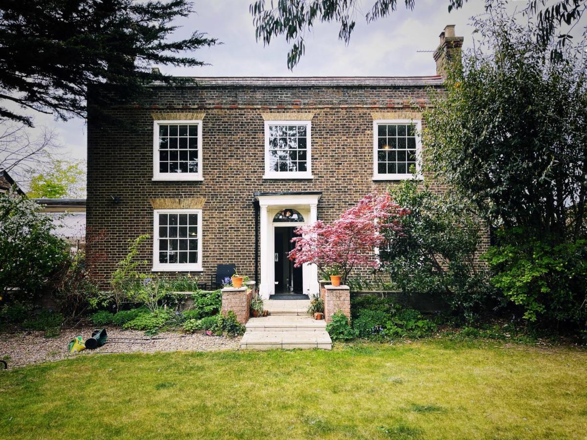 Manor House Of Cheshunt- Historic Villa Exterior photo