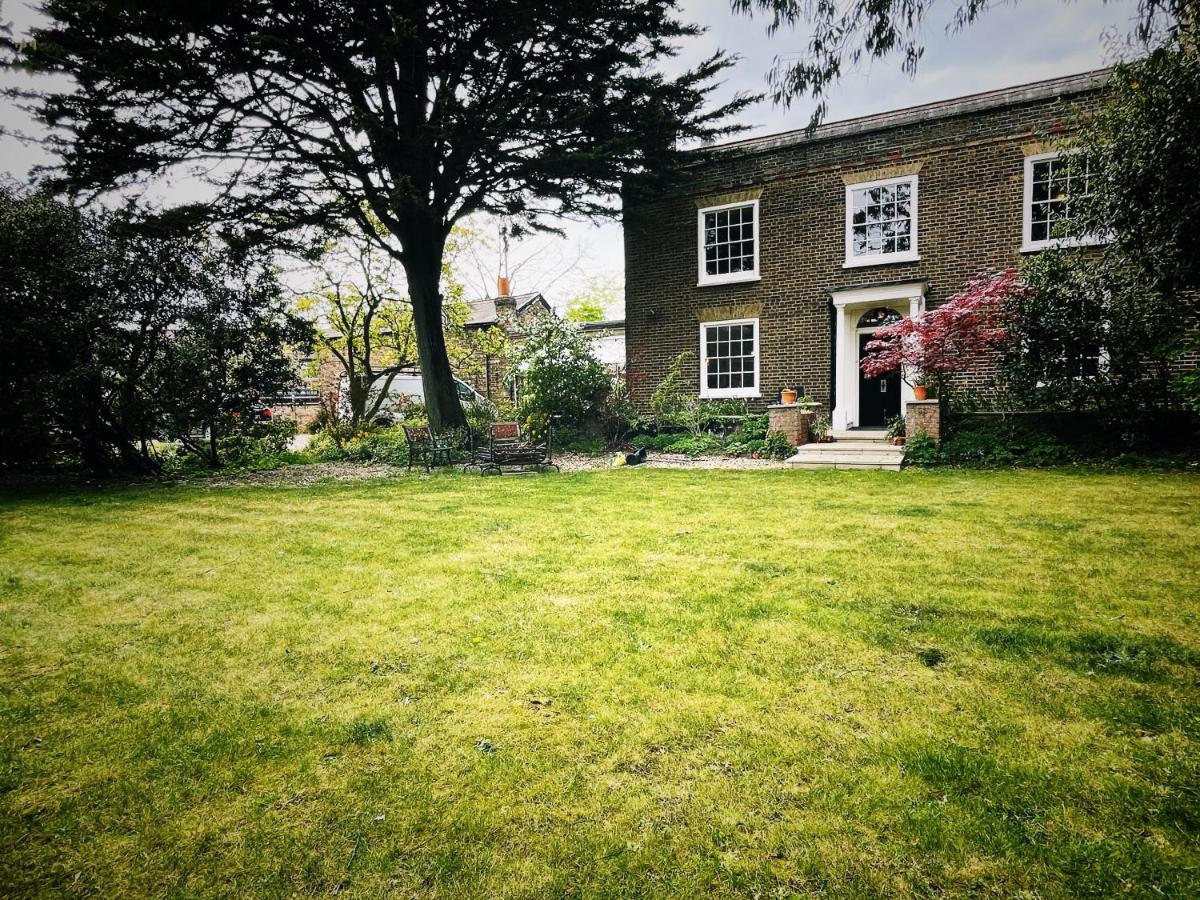Manor House Of Cheshunt- Historic Villa Exterior photo