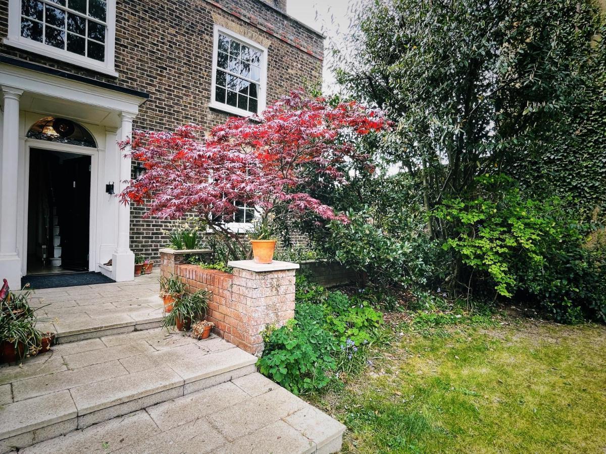 Manor House Of Cheshunt- Historic Villa Exterior photo
